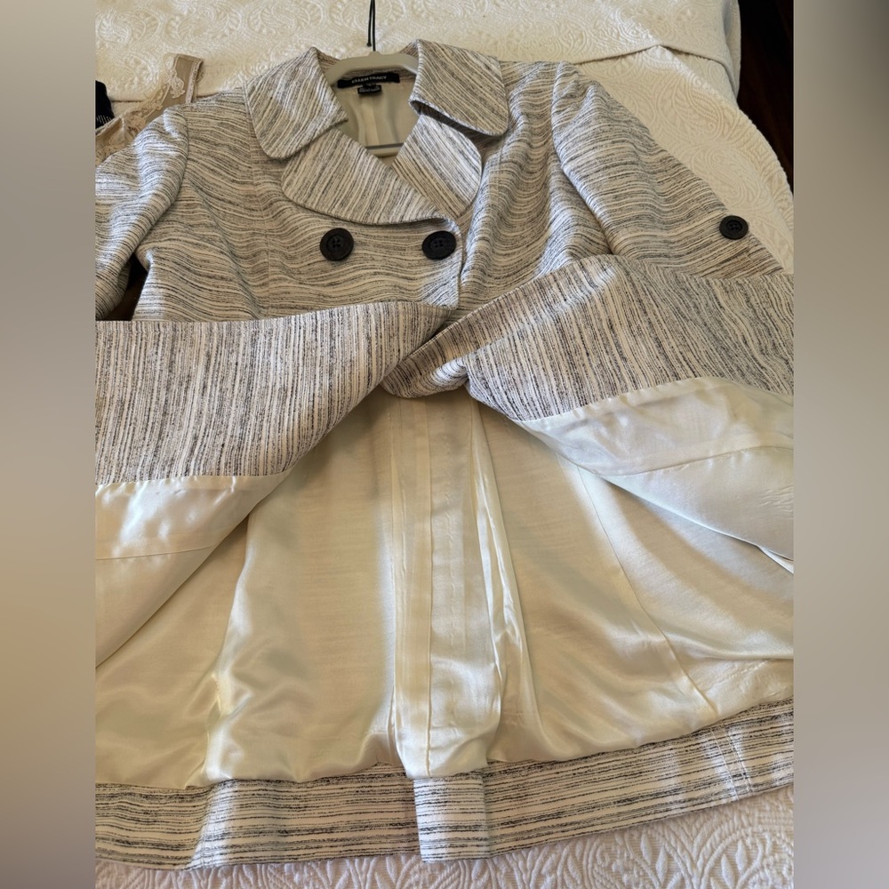 Ellen Tracy Cream Cotton Jacket, Notched Lapel, 3/4 Qtr Length Bell sleeves - Picture 7 of 11